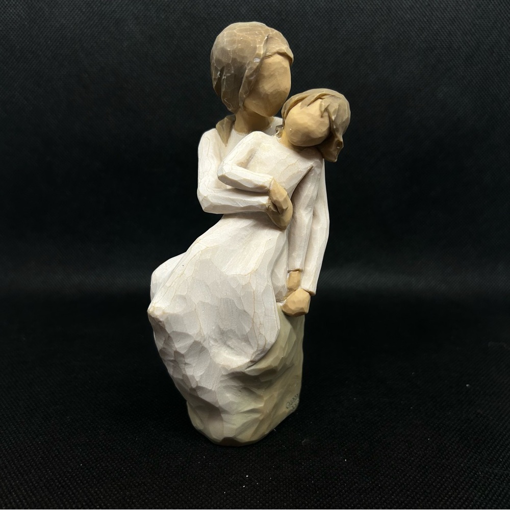 New in box Willow Tree Mother Daughter figurine